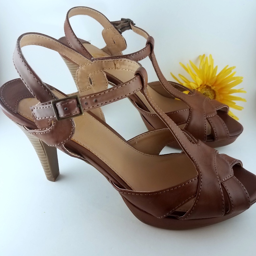 *SALE* [Crown Vintage] T- Strap Heeled Sandal